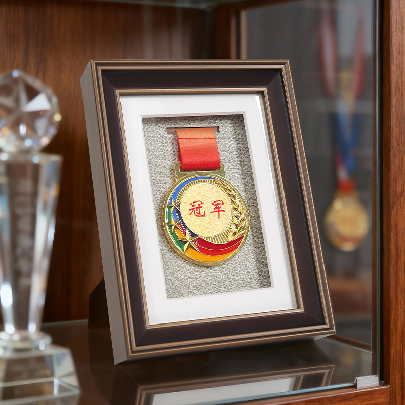 Solid Wood Medal Commemorative Photo Frame with Stand for Table Setting, High-End Marathon Honor Badge Framed Display Photo Frame