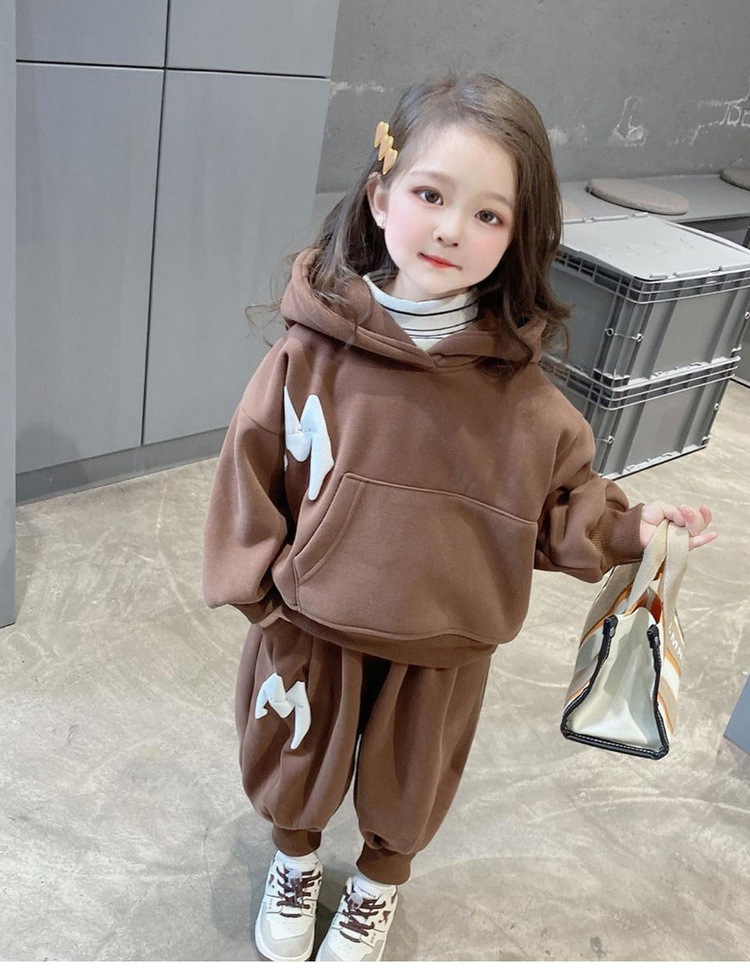 Plysjsett for jenter 2023 nye friterte gatehøst vinterklær barne- og guttesport fortykket genser_voghion.com