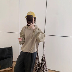 洋气时髦个性设计感褶皱长袖连帽套头衫女宽松显瘦短款上衣