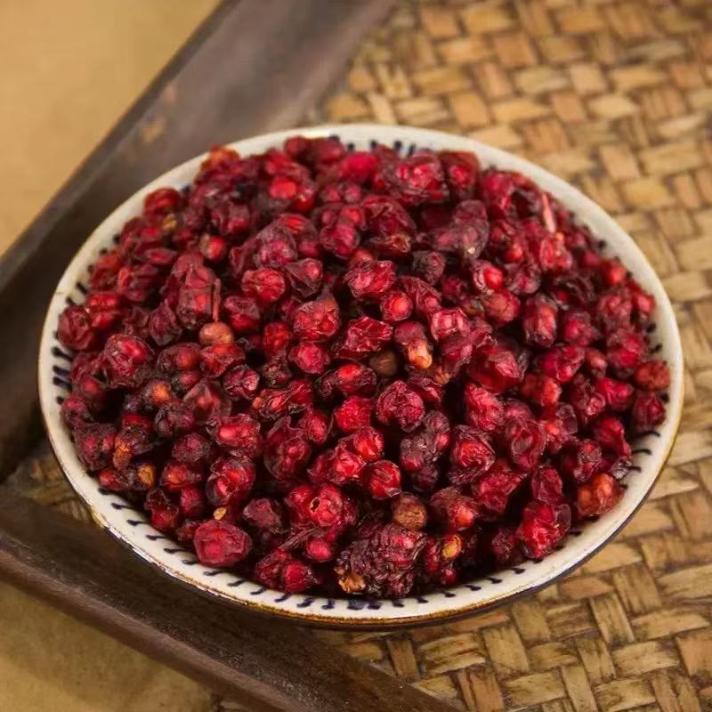 Wu Wei Zi Schisandra Berries Whole Dried Chinese Herb for Tea and Decoction 10g Bag quality and texture