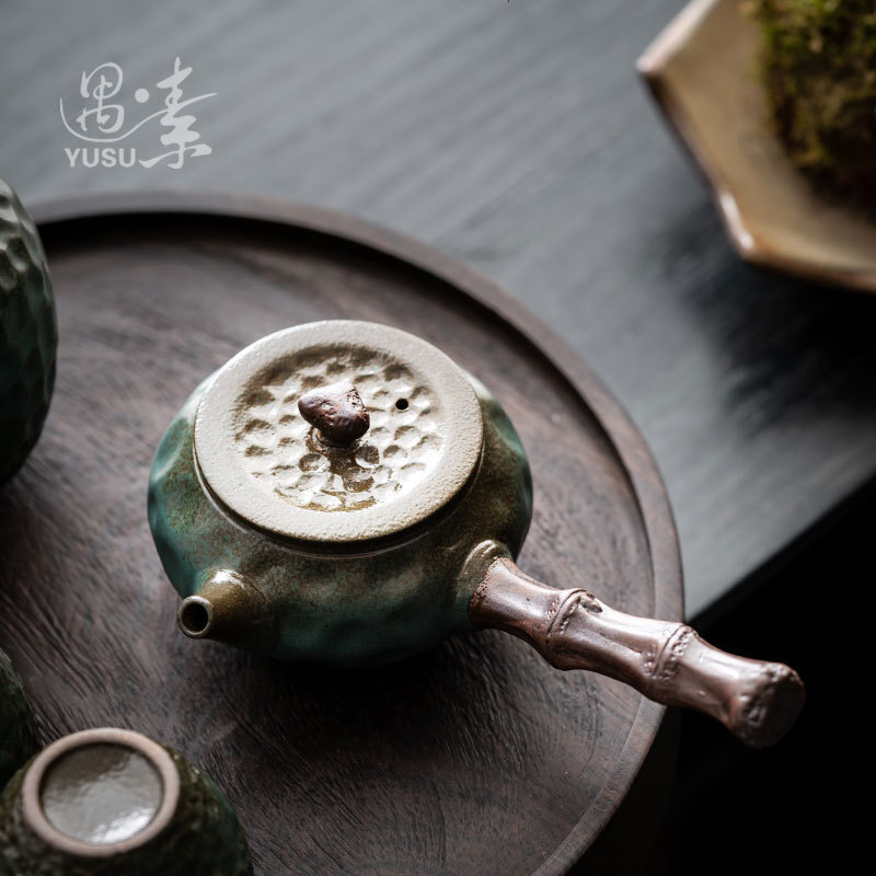 Ceramic side handle pot small size Chinese kung fu tea set teapot creative retro tea kettle ceramic pot kung fu small single pot Ceramic side handle pot small size Chinese kung fu tea set teapot creative retro tea kettle ceramic pot kung fu small single pot