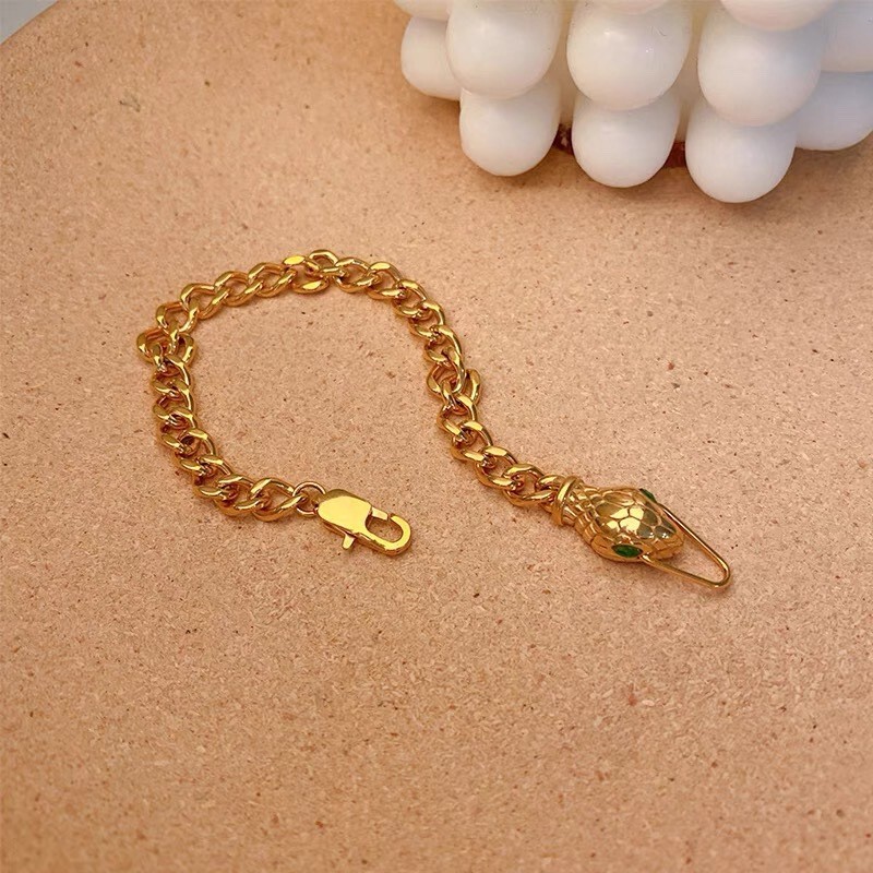 Popular European and American snake head bracelet light luxury simple temperament fashion ins popular Net Red cold style niche design sense Popular European and American snake head bracelet light luxury simple temperament fashion ins popular Net Red cold style niche design sense