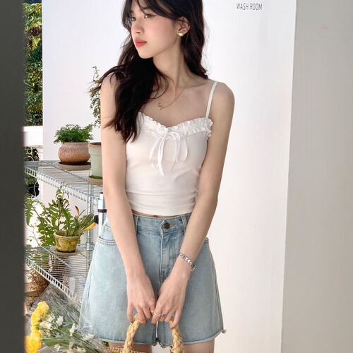 Sweet Style Strappy Tank Top for Women, French Lace Design, Sensational Innerwear, Collarbone Edge Hem, Off-the-Shoulder Outerwear, Bold and Striking Lingerie