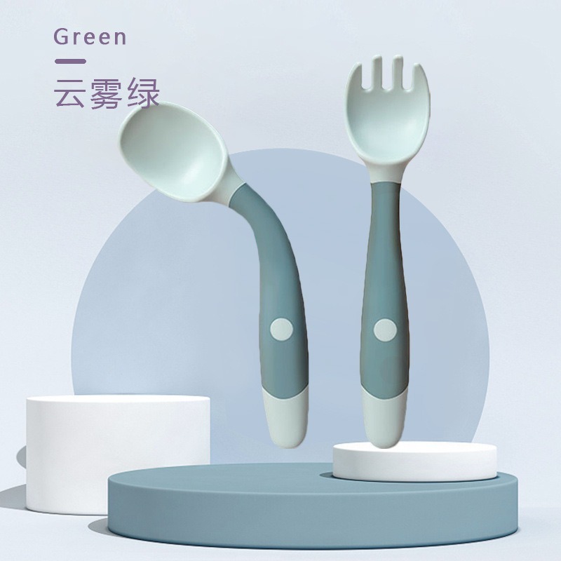 赤ちゃんの食事スプーン子供の食事訓練は自主的に食べます。|undefined