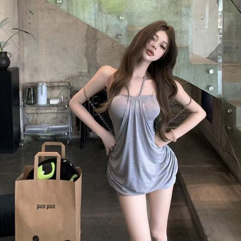 Charming and Sophisticated, with a Touch of Luxury, Pure Desire, and a Spicy Vibe, Maillard-Style Outfit: a Slim-Fitting Tube Top Halter Neck Bodycon Dress