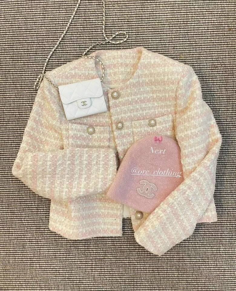 Áo khoác cardigan nữ dệt kim dáng ngắn cổ tròn cài khuy ngọc trai tay dài — Màu hồng (bán trực tiếp tại nhà máy) chi tiết 3