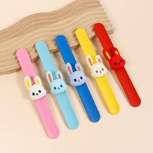 卡通兔子可爱儿童节日礼物硅胶PVC拍拍手环创意玩具手环厂家直供