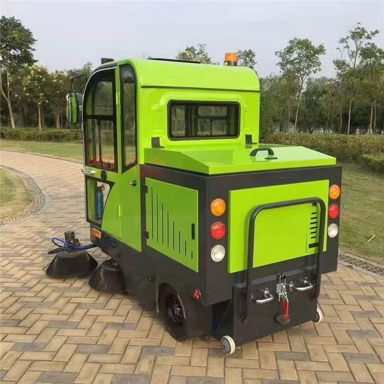 鲁鸿 路面树叶垃圾清扫车 垃圾车驾驶式扫地机 驾驶式扫路车