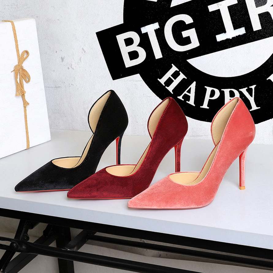 European Style Velvet Stiletto Court Shoes With Pointed Toe_voghion.com