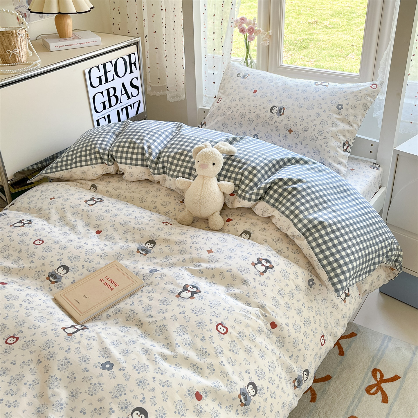 Dormitorio traje de cama de algodón de tres piezas 2025 nuevo estudiante universitario individual juego completo de sábanas de edredón de algodón para todas las estaciones