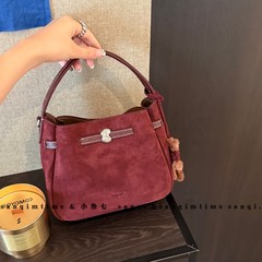小叁七25秋款复古时髦轻奢女生面包包手提包斜挎包腋下包韩版2788