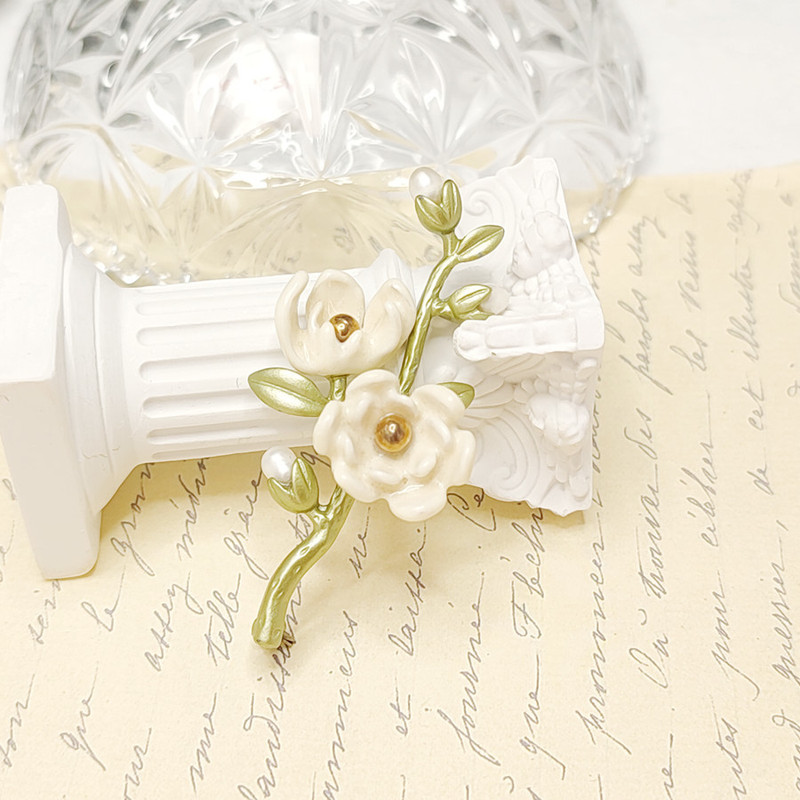Vintage Mori Paint Plant Flower White Magnolia Brooch White Fresh Cardigan Dress Pin Accessories