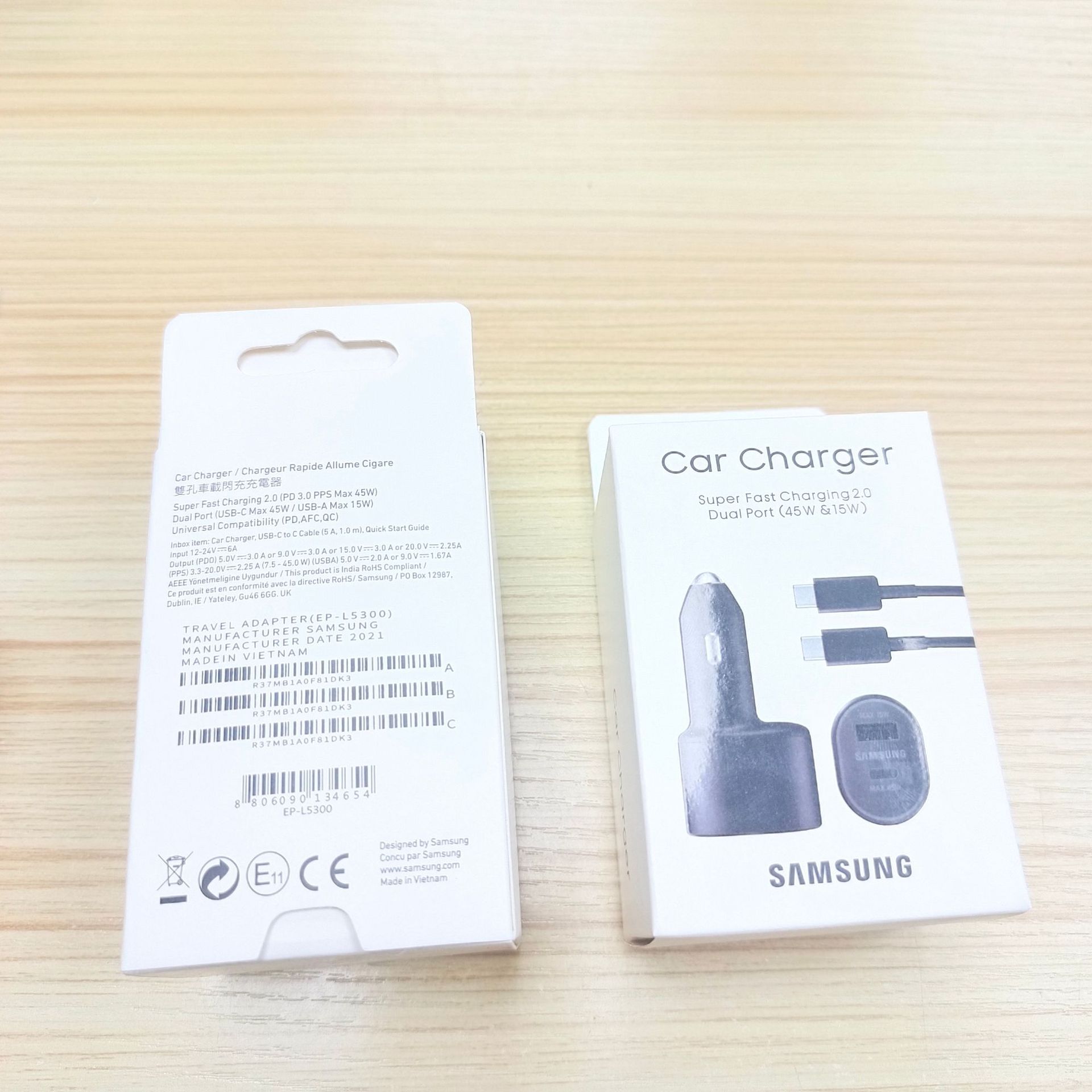 Suitable for Samsung S22Ultra 45W Car Battery Charger A+C One-To-Two Car Charger Ultra-Fast Ep-L530