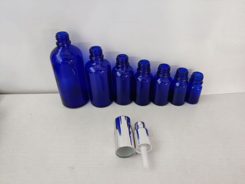 ブルーガラスサンプルスプレーボトル旅行ポータブルシルクスクリーンロゴ香水ボトル保湿香水ボトル卸売|undefined