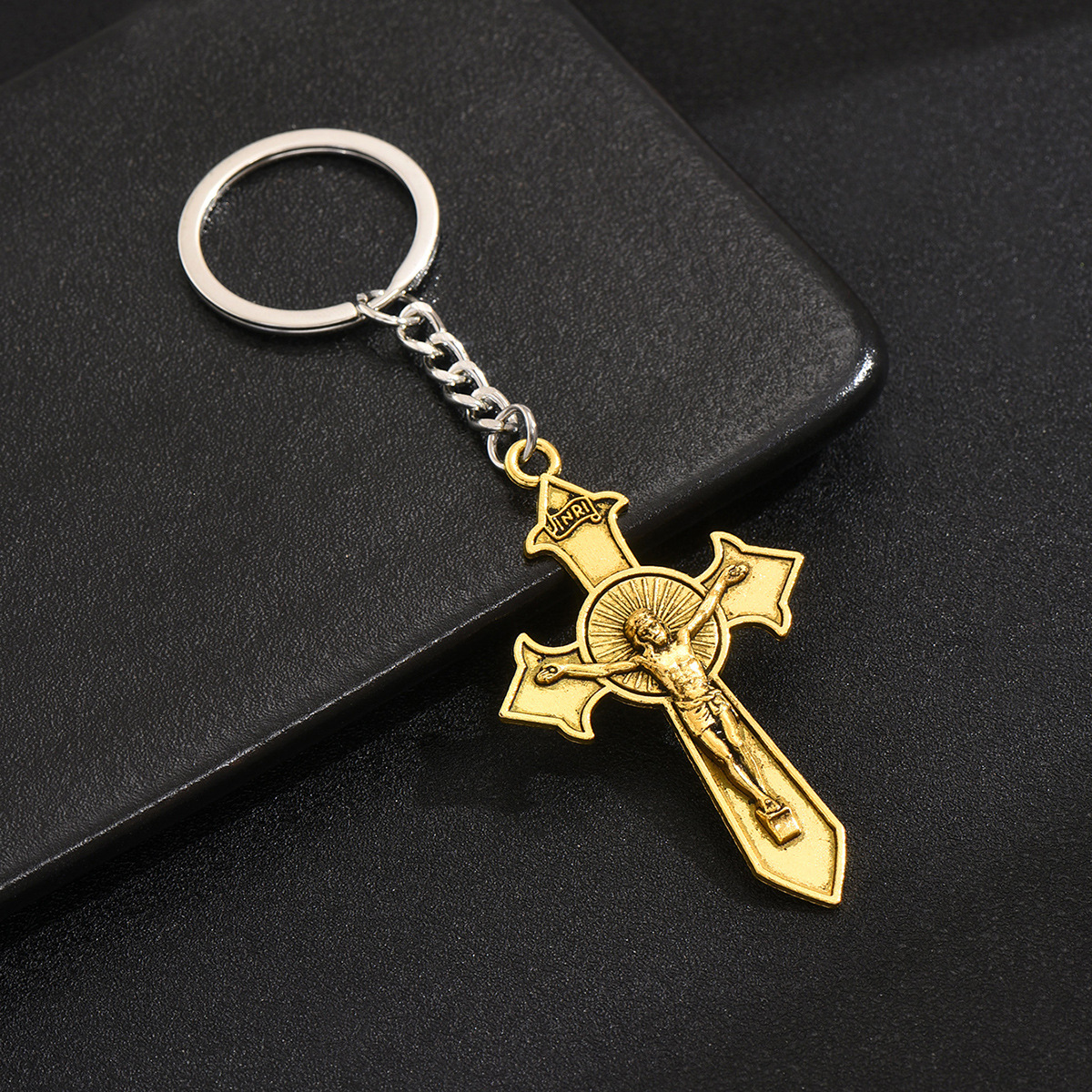 comercio exterior al por mayor letras inglesas llavero colgante bolsos colgantes crucifijos colgantes de metal suministro transfronterizo