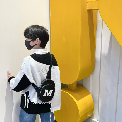 Internet celebrity children's small shoulder bag  new boys trendy and cool shoulder bag fashionable baby PU letter crossbody small chest bag