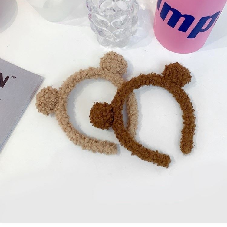 New stylish cute little bear double-ball hairband for outings, photo shoots, and spring—fashionable plush hair clip, headband, and wash-friendly hair tie accessory.