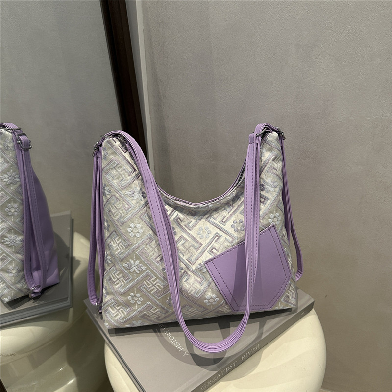 Chinese Style Large Capacity Shoulder Bag For Women Commuting_voghion.com