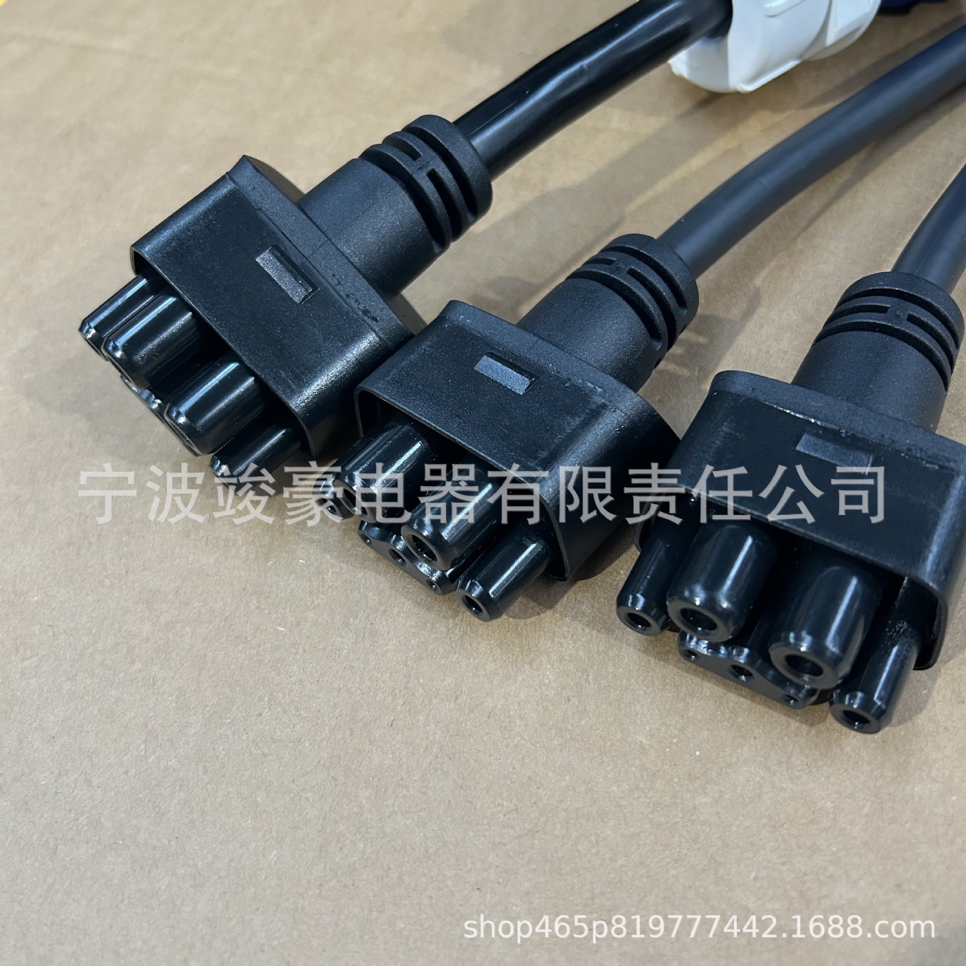 特斯拉工业插头 特斯拉32A带芯片插头 特斯拉转换插头