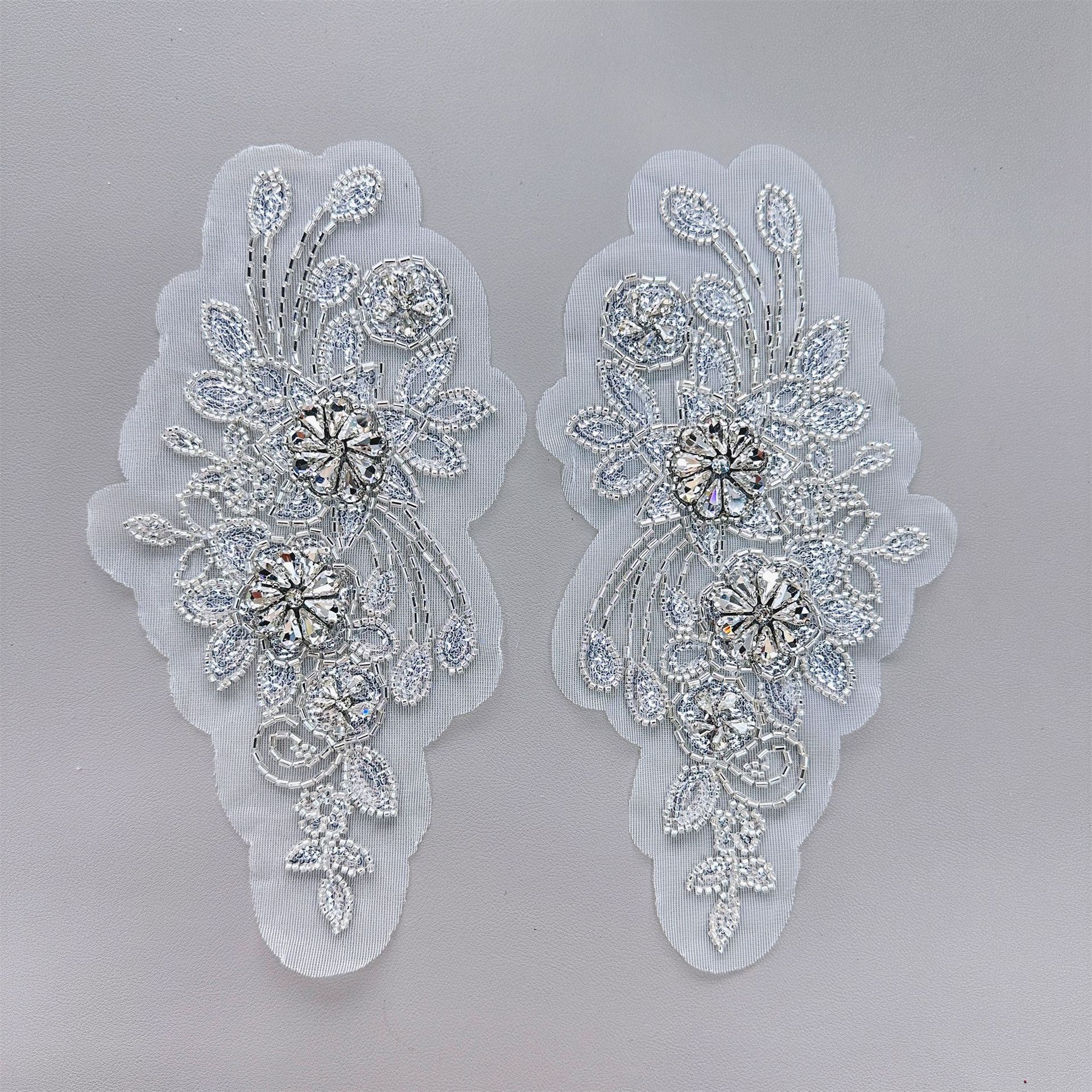 Nuevo encaje bordado flor tela pegatinas vestido de novia Decoración Accesorios perforación en caliente tridimensional bordado con cuentas al por mayor en stock