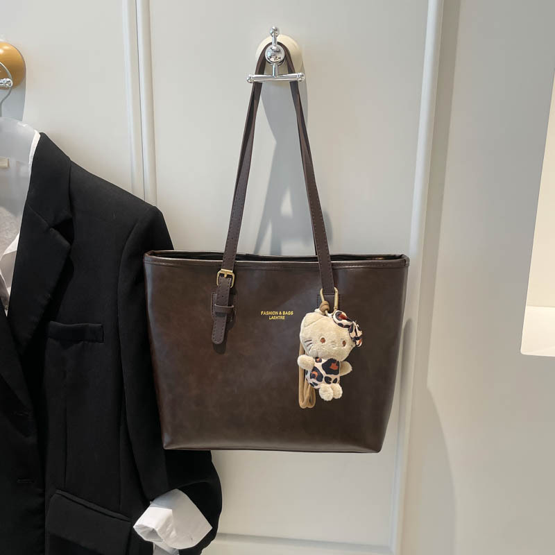 Bolsa de viaje retrógrada para mujeres 2026 otoño y invierno nuevo estilo versátil bolso de hombro de tendencia Maillard bolso de brazo