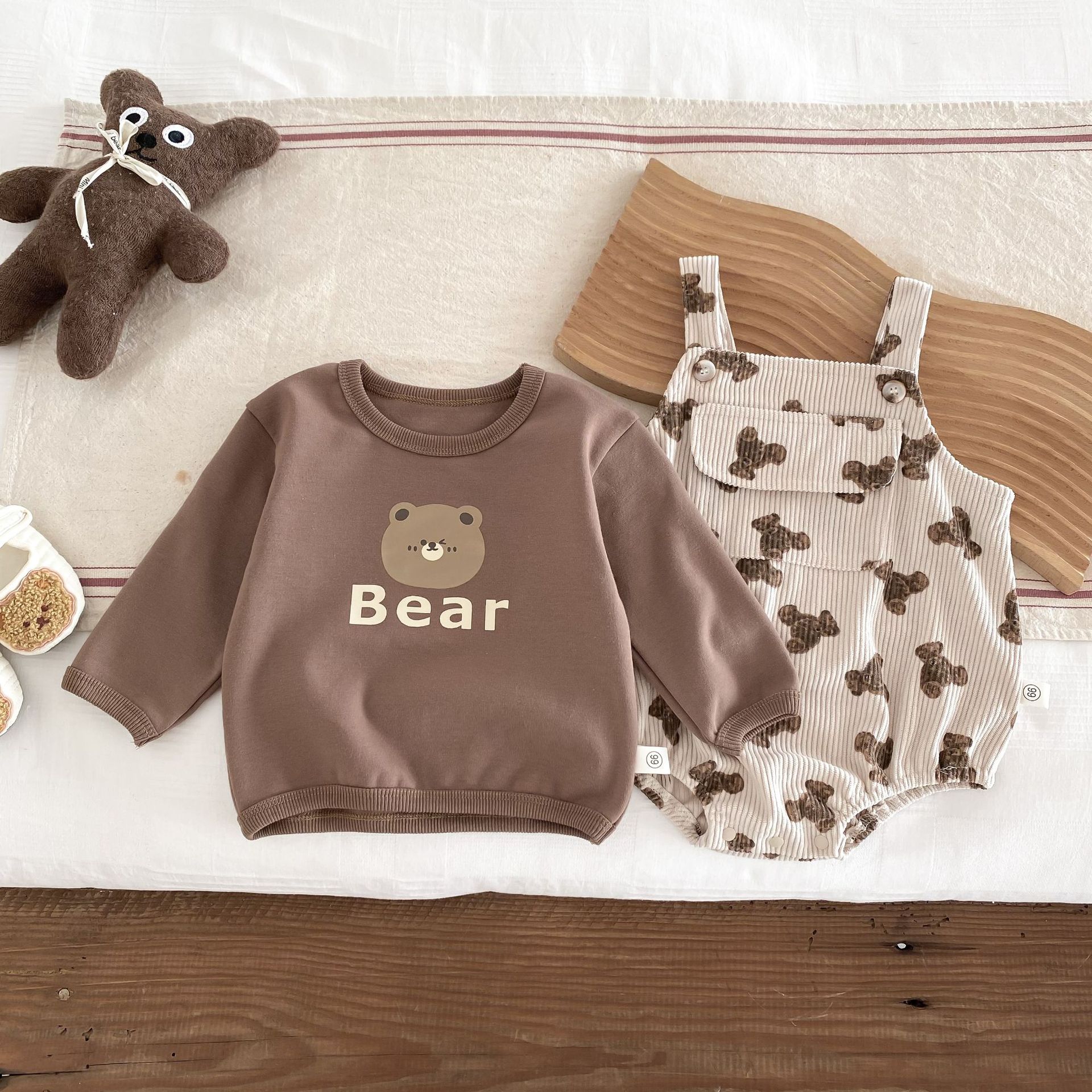 INS estilo coreano bebé PANA correa de pana traje de una pieza bebé lindo oso vaina manga larga Camiseta conjunto de dos piezas