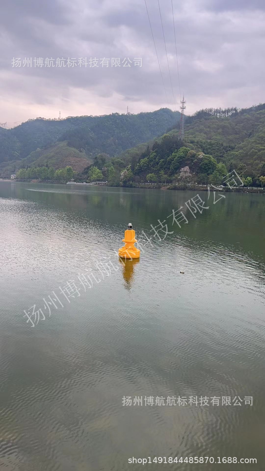 我司生产的PE高强浮标发光强度高、使用寿命长、体积小、重量轻