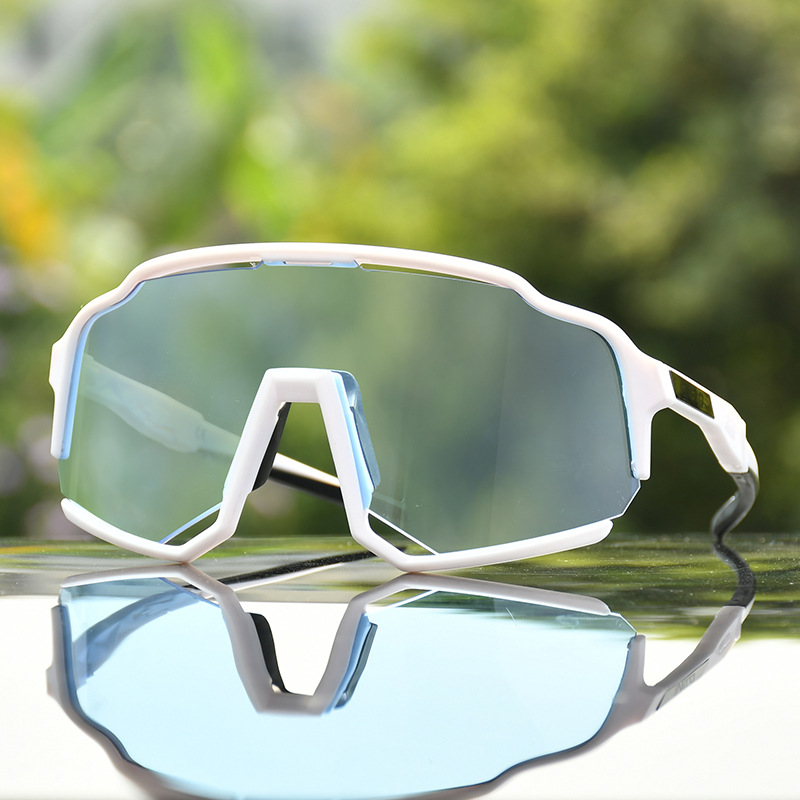 흰색 프레임 투명 시트