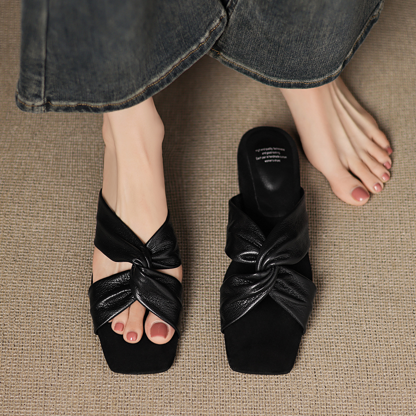Dép sandal nữ quai chéo hở mũi chất liệu da cừu phong cách đơn giản — màu nâu
