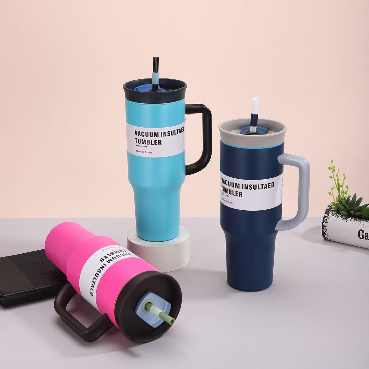 Vaso para Auto de 40 oz de Amazon, Mismo Modelo que Owala, Vaso Aislado con Asa para Auto, Vaso Enfriador de Agua, Vaso con Medidor de Temperatura y Pajita.