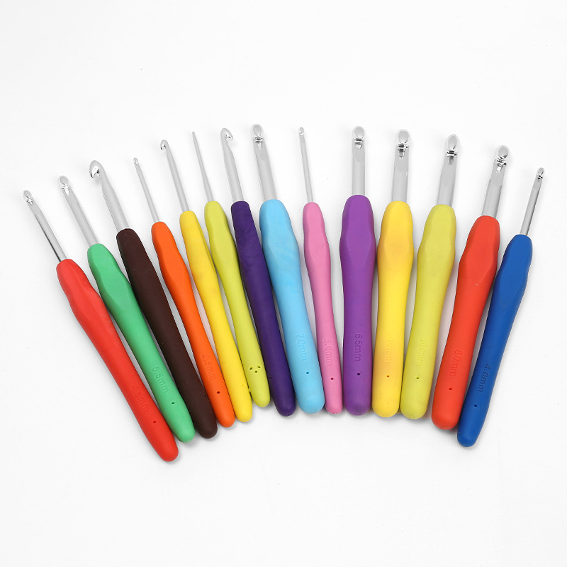 热销款软柄实心钩针TPR彩虹软柄钩针毛线编织勾针硅胶防滑柄勾针
