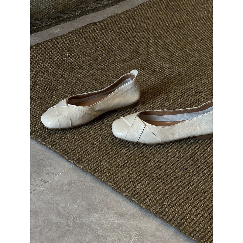 Design woven elegant universal shoes low-cut, genuine leather, trend of season, round toe, simple and elegant design, soft sole, balletcore style, French vintage style