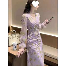 紫色碎花连衣裙女2026秋轻奢感大方得体气质减龄绝美巨好看长裙子