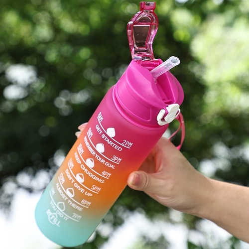 Plastic gradient water bottle with cross-border e-commerce gradient color outdoor frosted 750ml portable sports water cup Instagram