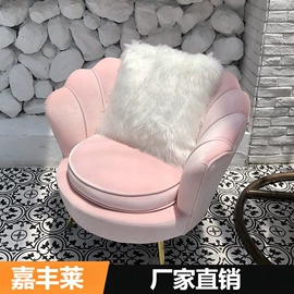 餐桌;实木床;餐椅
