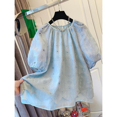 独特の綺麗なフランス刺繍レースの泡袖の薄い糸の半袖のシャツの子供のシャツのゆったりした上着の2025新型