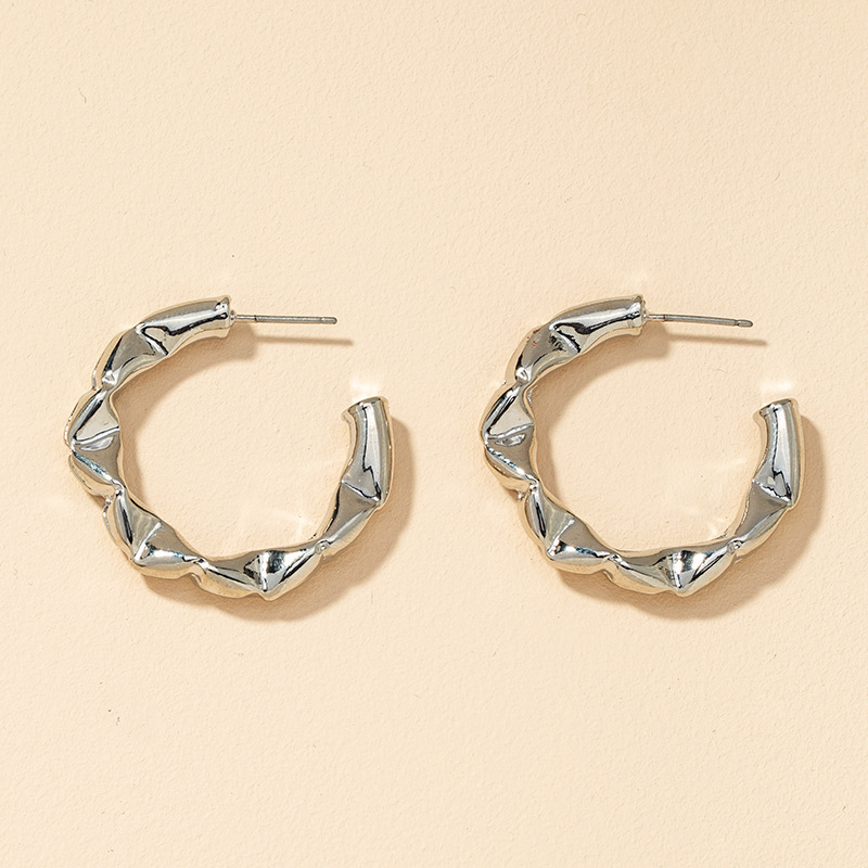 New Fashion Metal C-shaped Earrings display picture 3