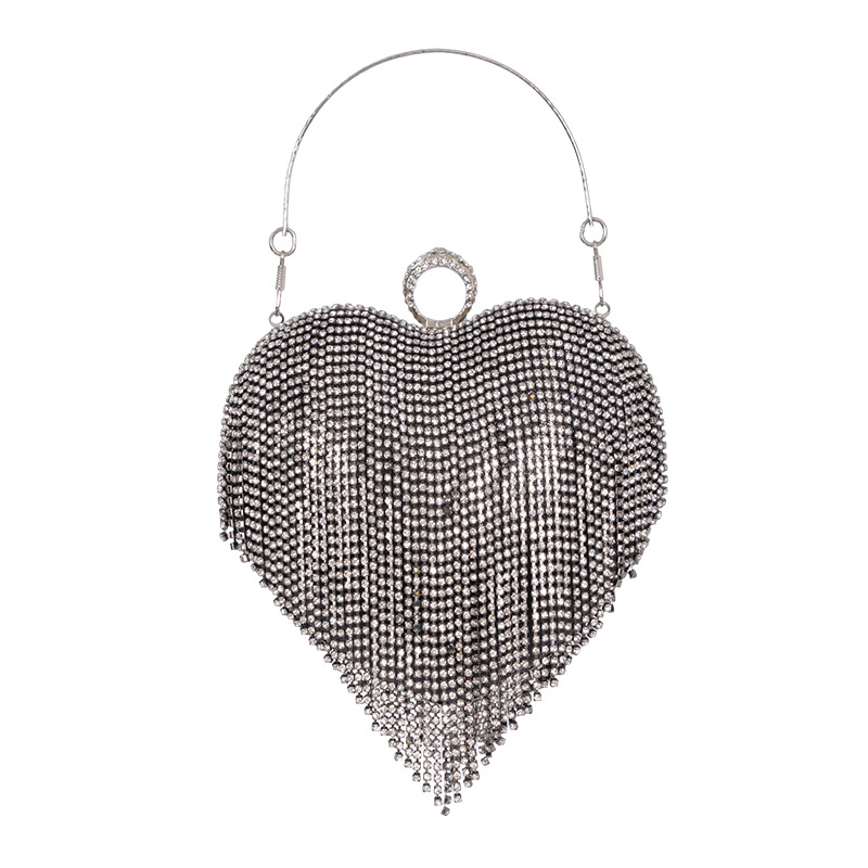 Serata fiabesca transfrontaliera in stile francese con nappe e strass, borsetta a forma di cuore, festa e banchetto alla moda._voghion.com
