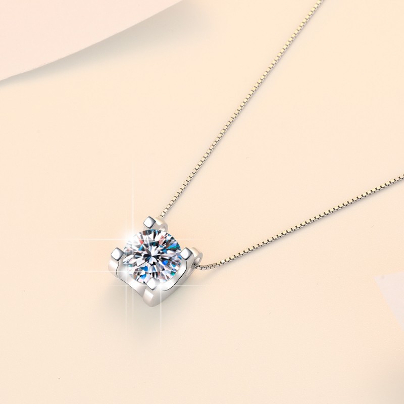 Collar de plata de ley s925 para mujer, colgante retro con cabeza de toro moissanita de alta gama, superventas transfronteriza GRA, joyería ins al por mayor