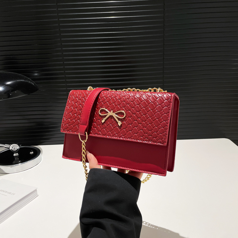 Bolso debajo de la axila de cadena para mujeres 2025 primavera nueva línea bordada de diamante de estilo extranjero bolso de hombro bolso pequeño bolso cuadrado para mujeres