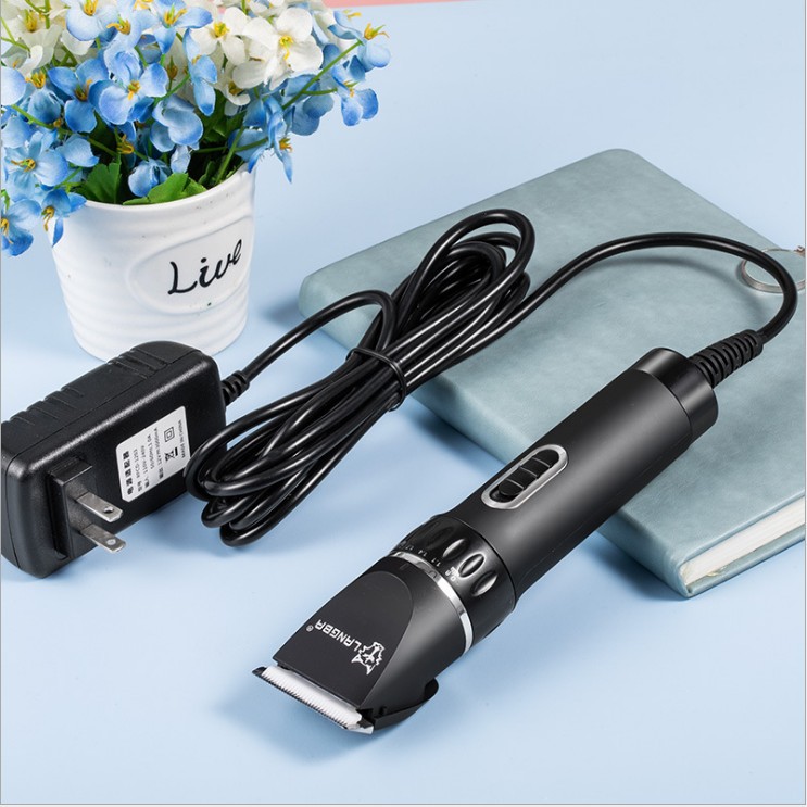 늑대 괴롭힘 새로운 전기 가위