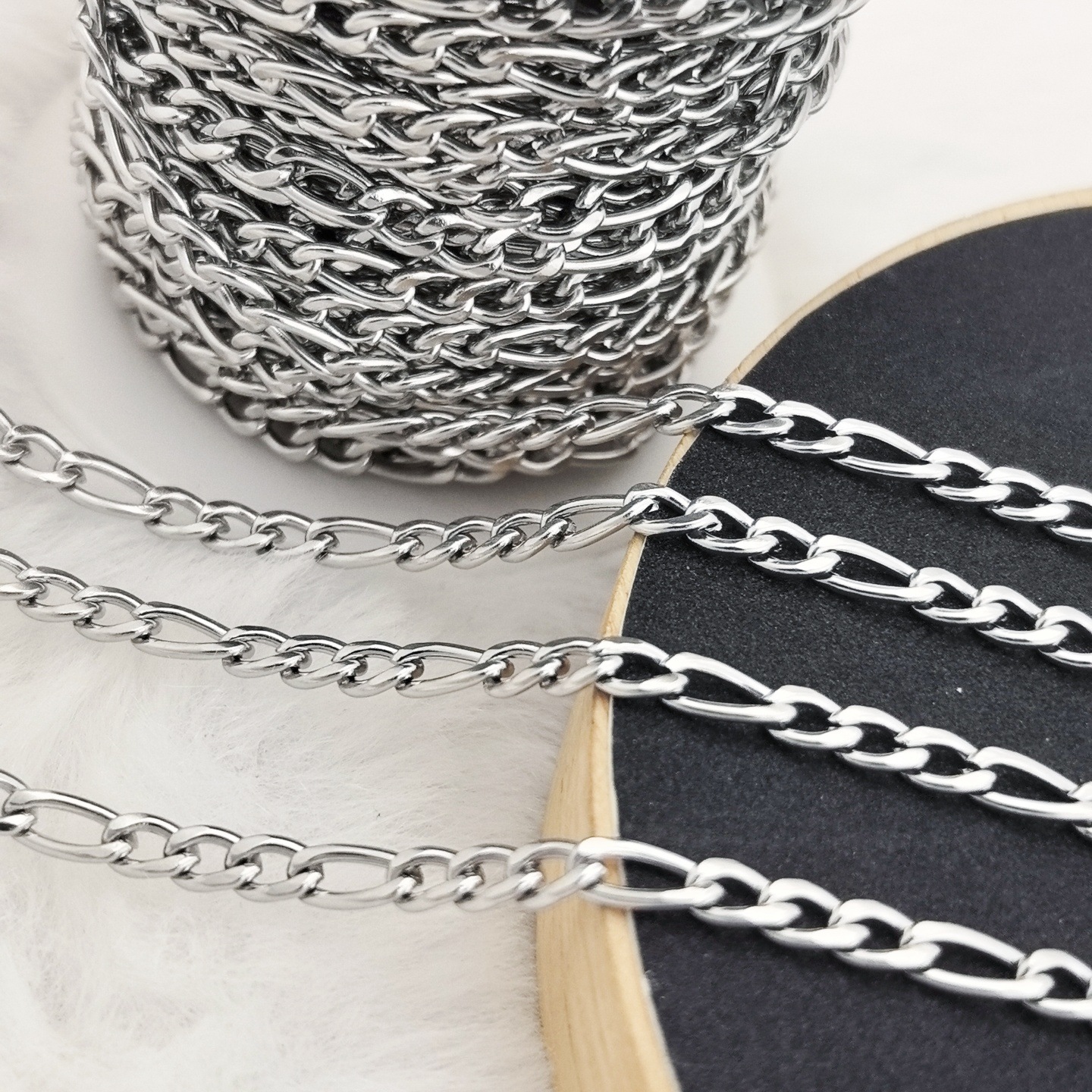 304ステンレス角線十字o型唇チタン鋼チェーンdiyネックレスブレスレット眼鏡鎖飾り卸売り