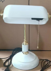 Fábrica al por mayor un retro estándar europeo americano estándar Banco lámpara de mesa blanco pantalla aprendizaje retro lámpara de mesa
