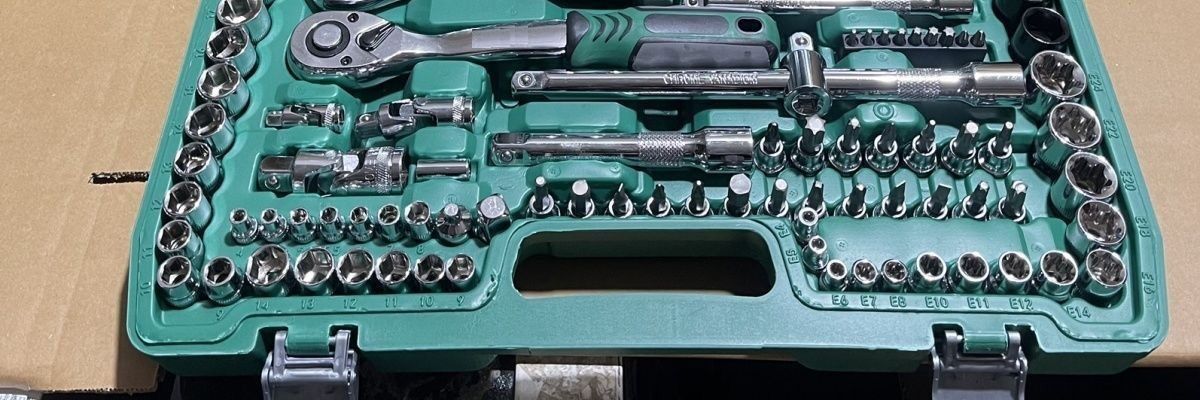 121-Piece Auto Repair Tool Set, Car Maintenance Repair Kit, Socket Set, Wrench Combination, Car Repair Wholesale