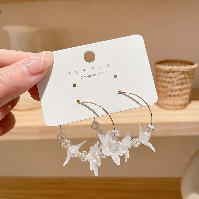 Pendientes de perlas, pendientes de estilo caliente, lujo ligero, pendientes simples de celebridades de Internet, accesorios de Yiwu, venta al por mayor