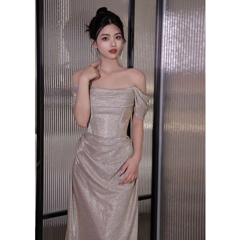 One-Shoulder Evening Dress 2026 New Style Elegant and High-End Sparkling Toast Dress for Brides and Elegant Banquet Hostesses