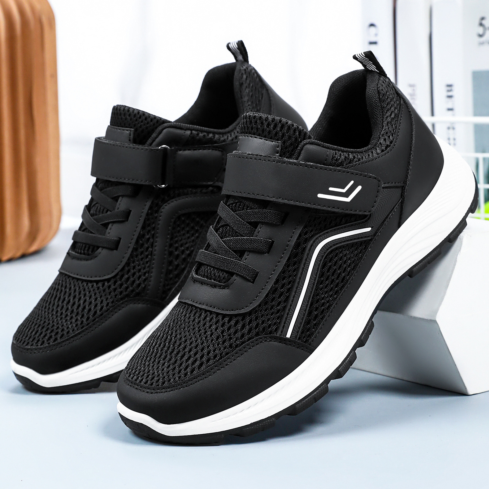 Zapatos de verano para ancianos, zapatos de hombre, suela suave, pies no cansados, zapatos para caminar de mediana edad y ancianos, zapatos de papá casuales ligeros para parejas