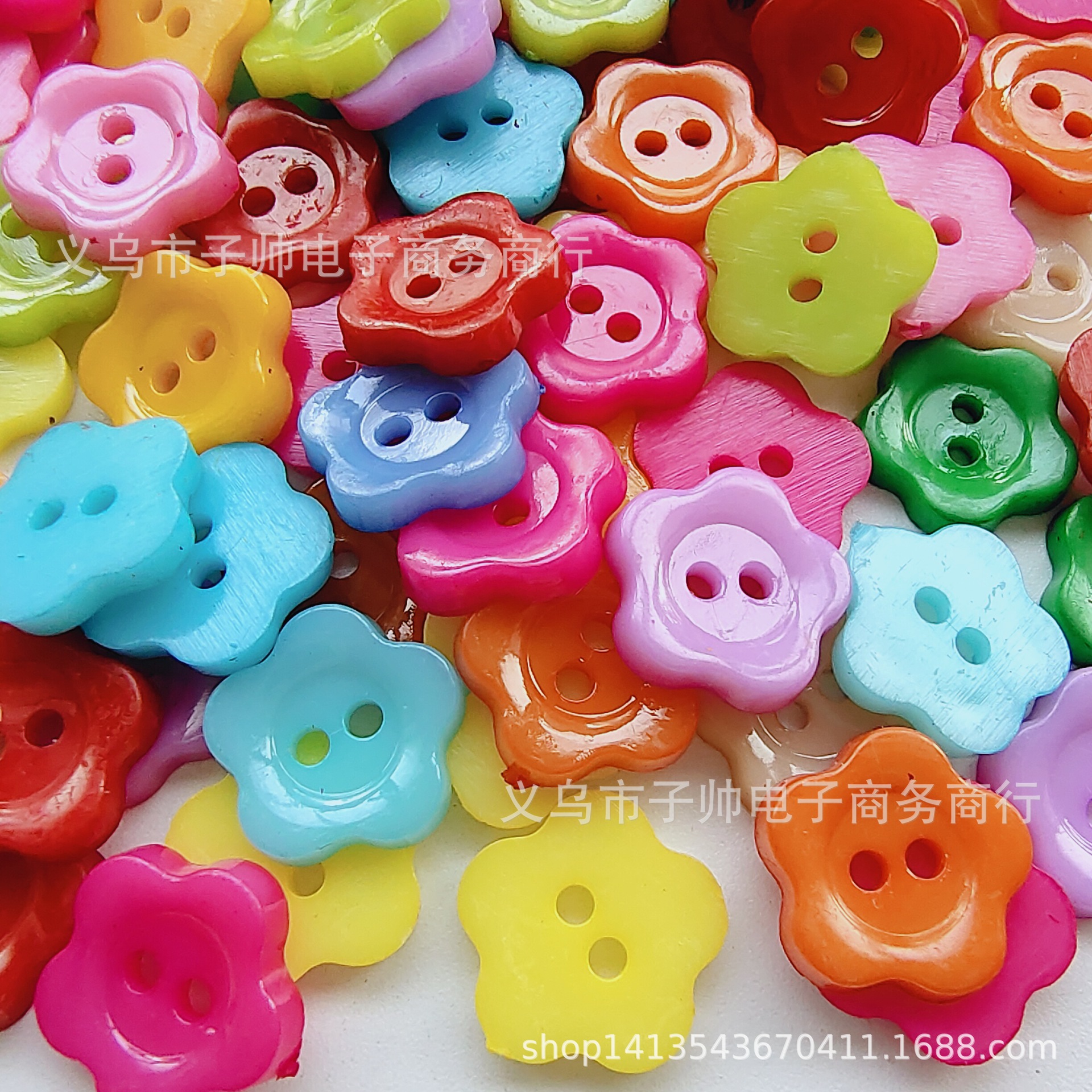 二眼塑料纽扣  彩色糖果扣  儿童毛衣纽扣  蝴蝶纽扣  有眼纽扣