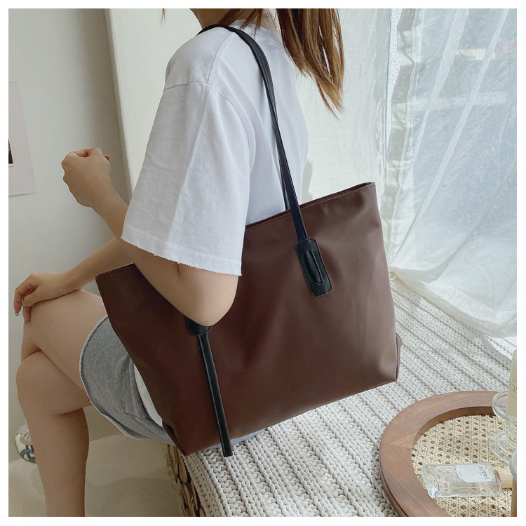 Fashion Retro Simple Large-capacity Solid Color One-shoulder Tote Bag display picture 10