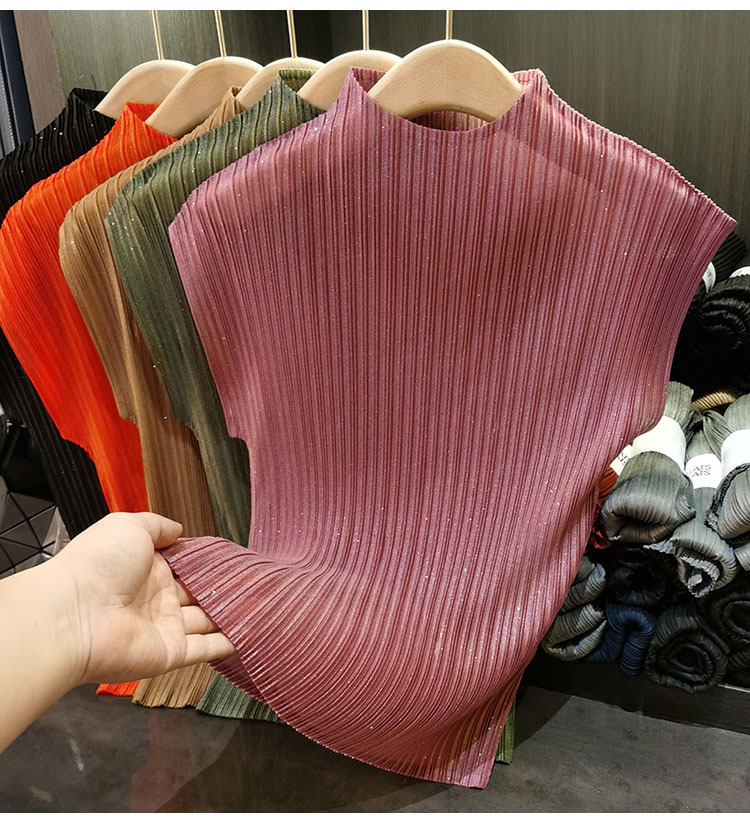 Áo thun nữ cổ tròn xếp ly tay ngắn ôm dáng basic — Màu đen, Xanh ô liu, Màu hồng, Màu trắng be chi tiết 5